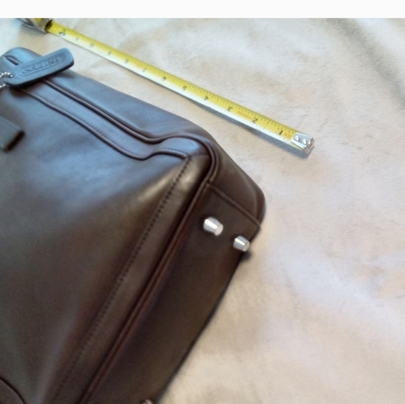 COACH LEATHER TOTE EUC 11 x 9 x 4. - Picture 4 of 7